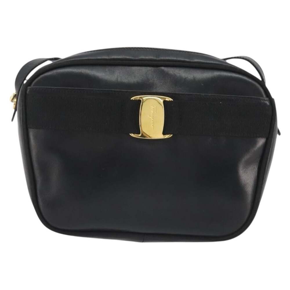 Salvatore Ferragamo Vara Shoulder Bag Black